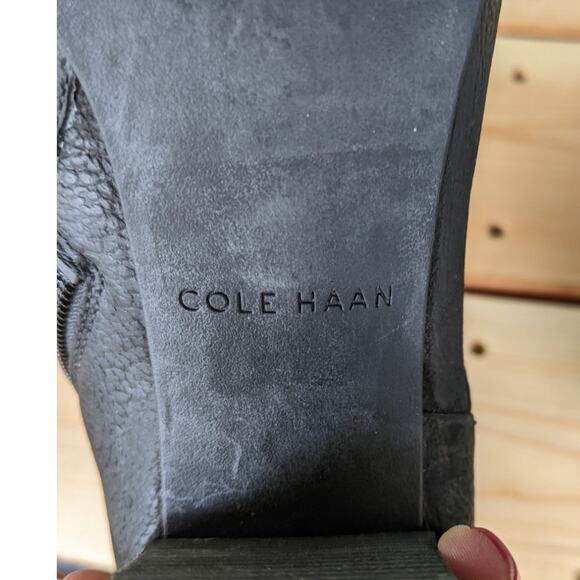 COLE HAAN Black Pebbled Leather Ankle Boots Size 8.5 Buckle Strap Block Heel - Picture 6 of 6